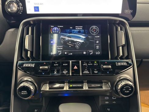 New 2026 Lexus LX 600 4WD w/ Luxury Package image 28