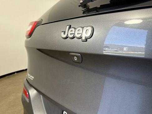 Used 2016 Jeep Cherokee Latitude w/ Comfort/Convenience Group FWD image 32