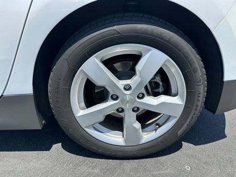 Used 2015 Chevrolet Volt FWD image 6