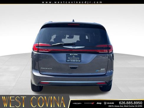 Used 2021 Chrysler Pacifica Touring-L w/ Premium & Safety Sphere Group AWD/4WD image 9