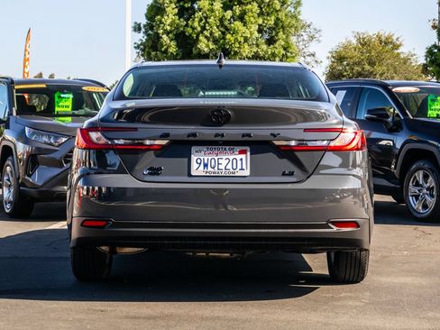 Used 2026 Toyota Camry LE AWD/4WD image 8