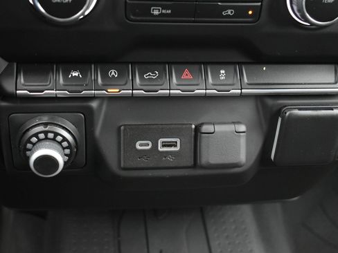 Used 2022 Chevrolet Silverado 1500 Custom image 28