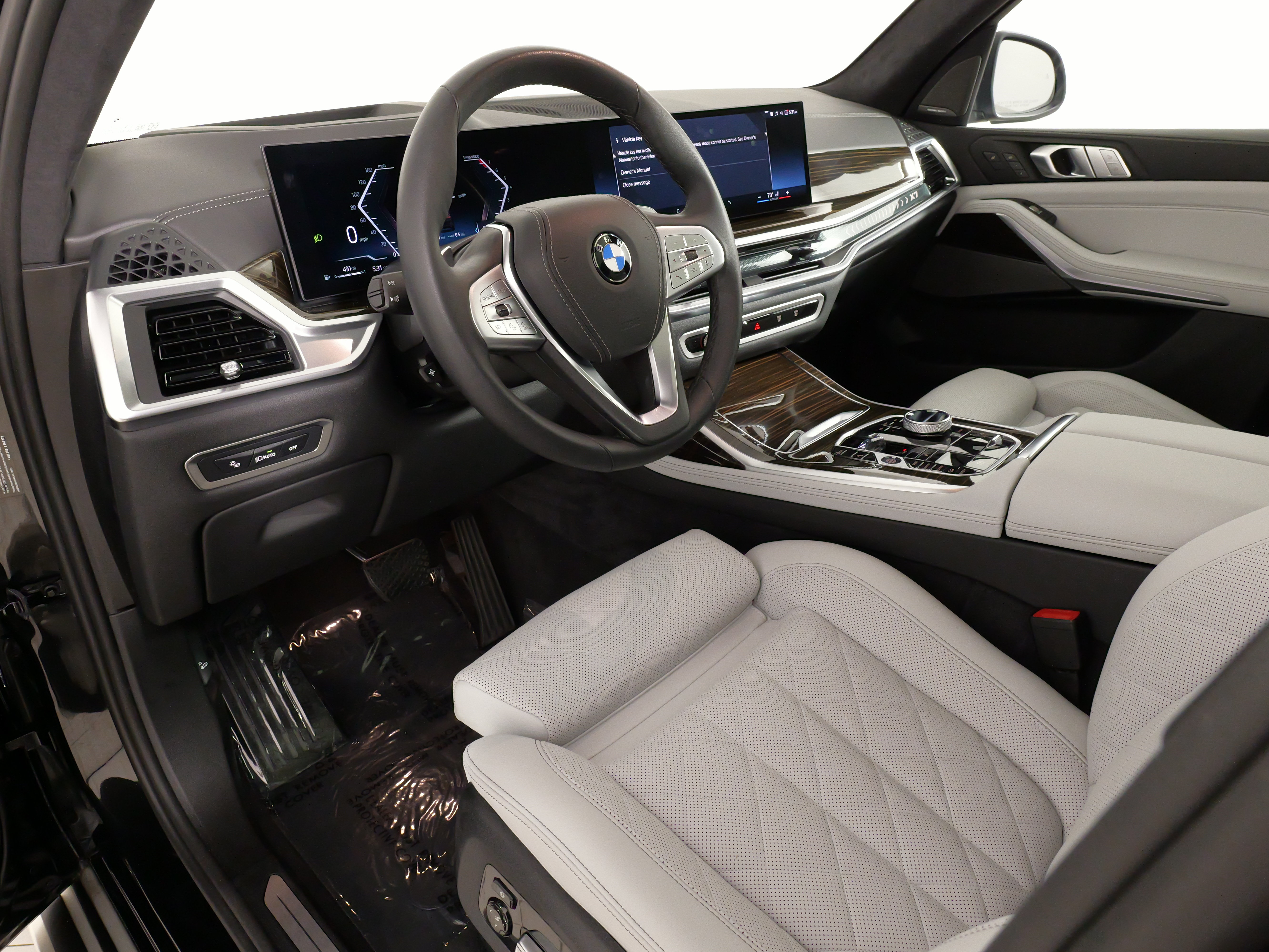 Used 2026 BMW X7 xDrive40i AWD/4WD image 25