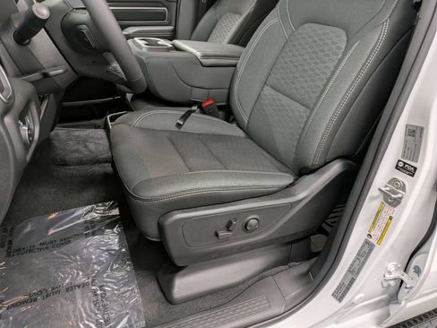Used 2025 RAM 1500 Big Horn AWD/4WD image 11