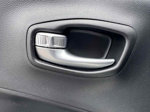 Used 2021 Jeep Compass Limited w/ Sun and Sound Group AWD/4WD image 44