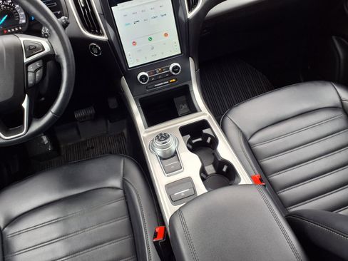 Used 2023 Ford Edge SEL w/ Convenience Package image 11