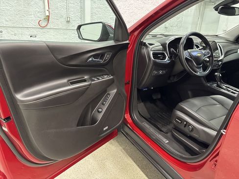 Used 2018 Chevrolet Equinox Premier AWD/4WD image 12