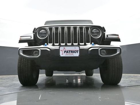 Used 2022 Jeep Wrangler Unlimited Sahara w/ Cold Weather Group AWD/4WD image 52