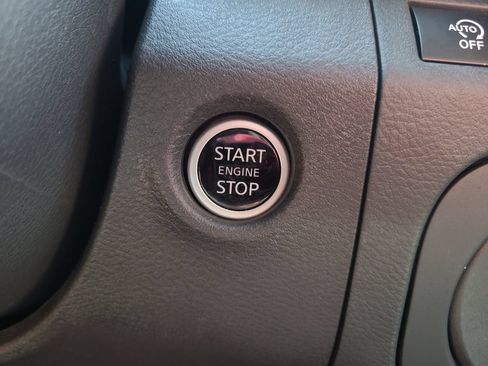 Certified 2025 Nissan Frontier SV RWD image 21