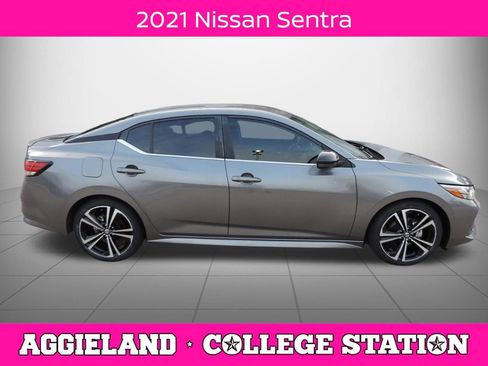 Used 2021 Nissan Sentra SR FWD image 2