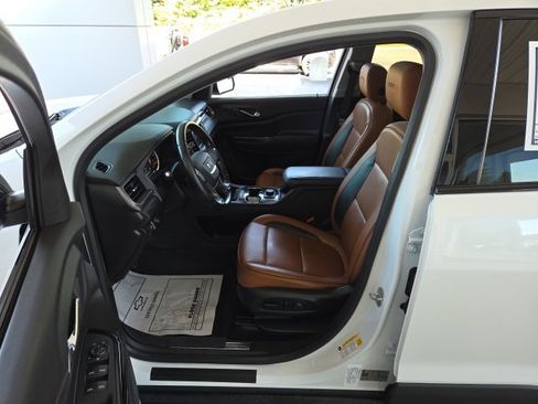 Used 2020 GMC Acadia AT4 image 20