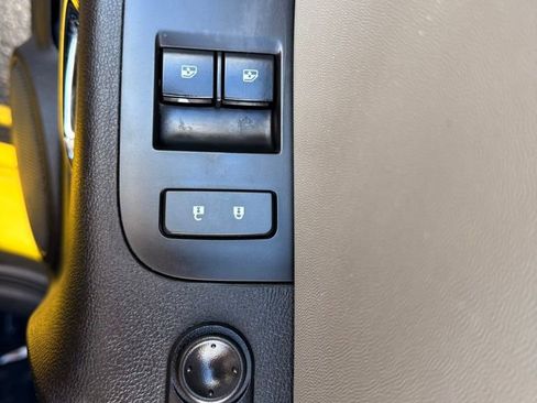 Used 2015 Chevrolet Camaro LS RWD image 17