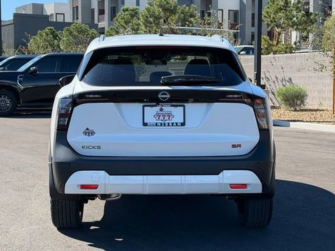 New 2026 Nissan Kicks SR FWD image 4