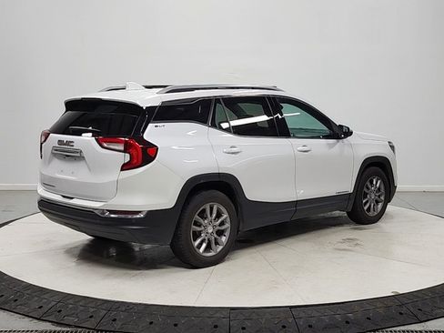 Used 2022 GMC Terrain SLT w/ Infotainment Package II FWD image 7