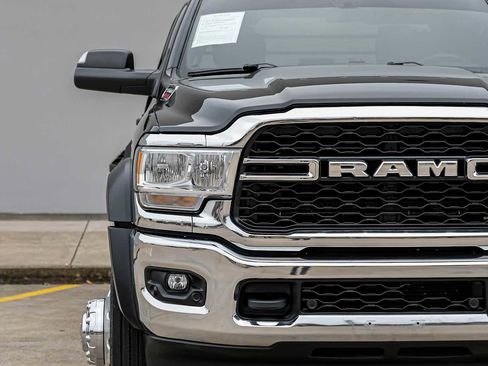 Used 2022 RAM 5500 Tradesman w/ Chrome Appearance Group image 43