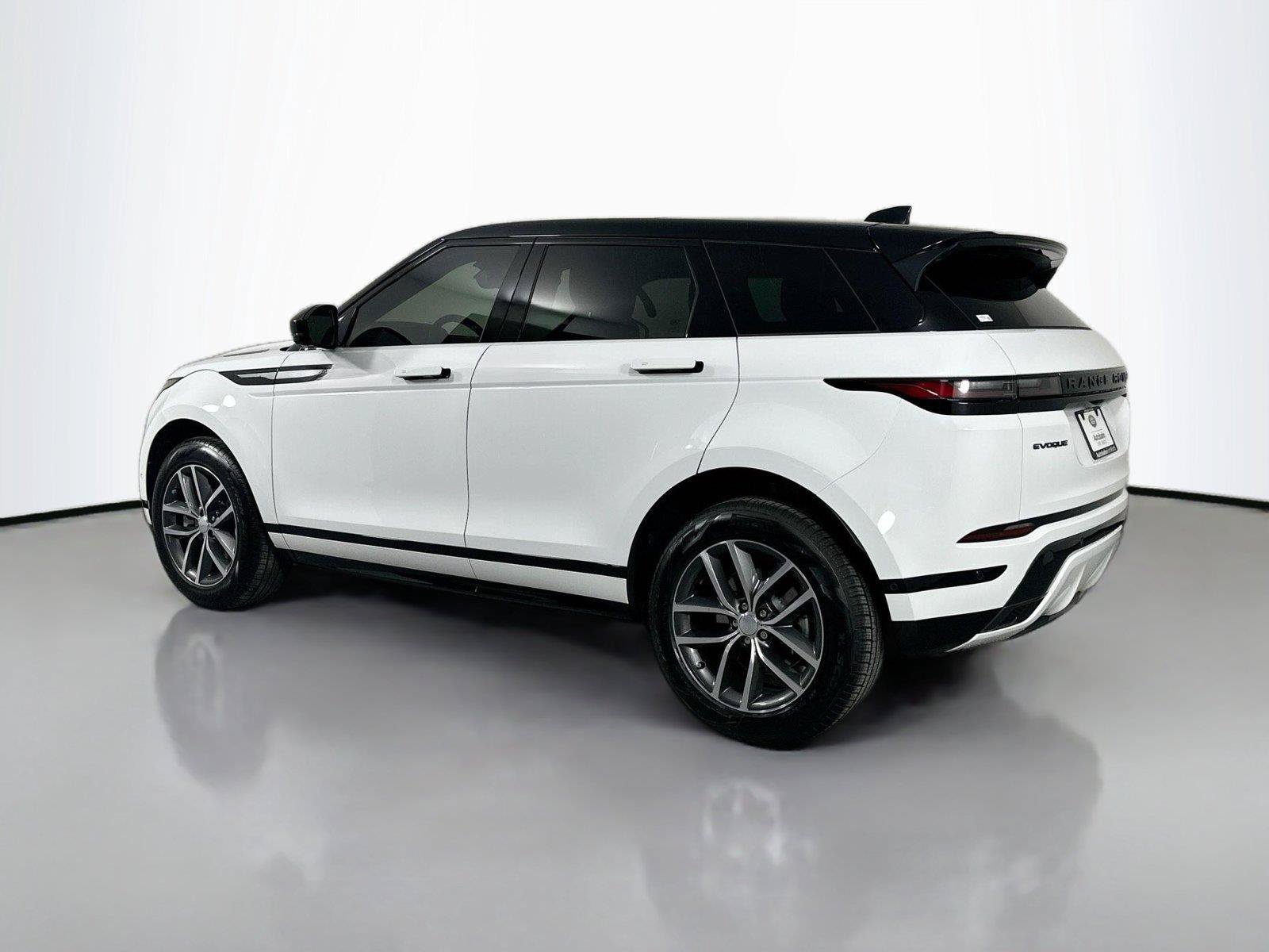 Certified 2026 Land Rover Range Rover Evoque Dynamic SE AWD/4WD image 7