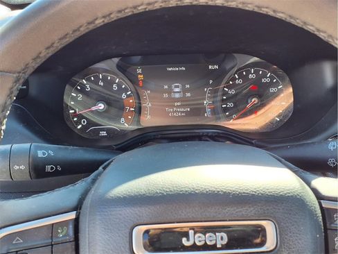 Used 2023 Jeep Compass Limited image 12