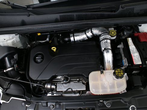 Used 2022 Chevrolet Trax LT w/ LT Convenience Package image 34