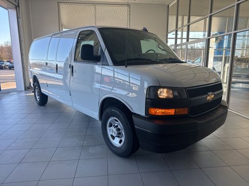 New 2025 Chevrolet Express 2500 Extended w/ Enhanced Convenience Package image 3