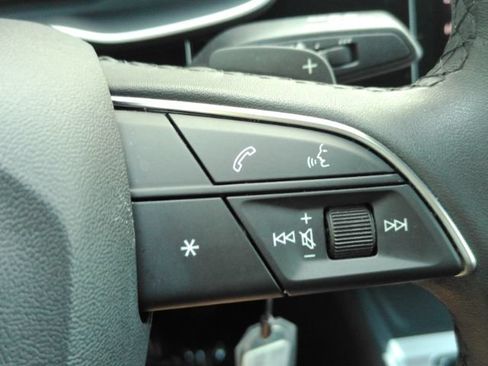 Used 2025 Audi Q3 2.0T Premium AWD/4WD image 38