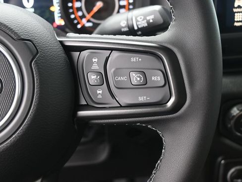 New 2026 Jeep Gladiator Sport AWD/4WD image 2