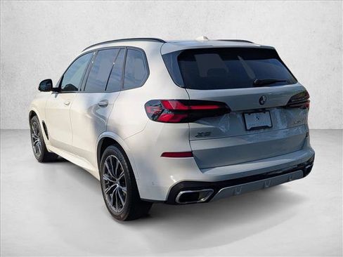 Used 2024 BMW X5 xDrive40i w/ M Sport Package AWD/4WD image 8