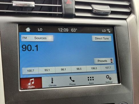 Used 2018 Ford Fusion SE w/ Fusion SE Technology Package FWD image 24