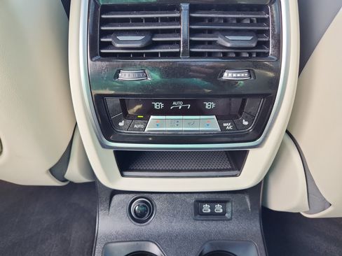 Used 2026 BMW X7 M60i image 27