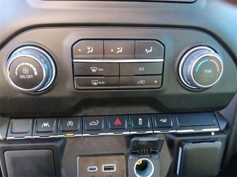 Used 2024 Chevrolet Silverado 1500 Custom image 21