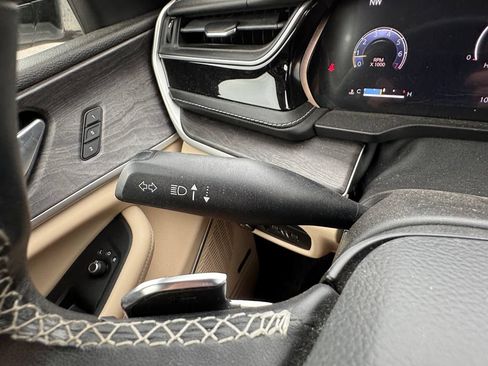Used 2022 Jeep Grand Cherokee L Limited w/ Luxury Tech Group II AWD/4WD image 30