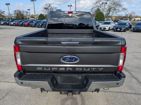 Used 2019 Ford F250 Lariat w/ Chrome Package image 13