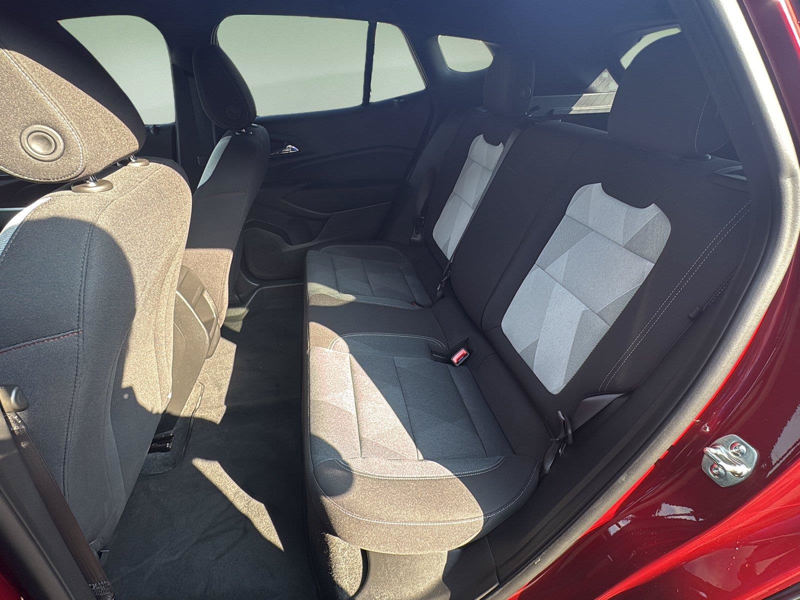 Used 2025 Chevrolet Trax RS FWD image 26