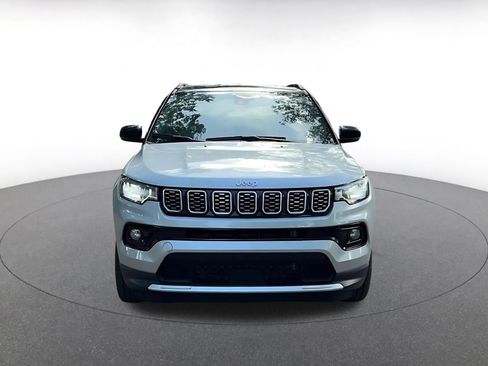 Used 2025 Jeep Compass Limited image 4