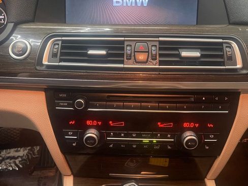 Used 2009 BMW 750Li image 29