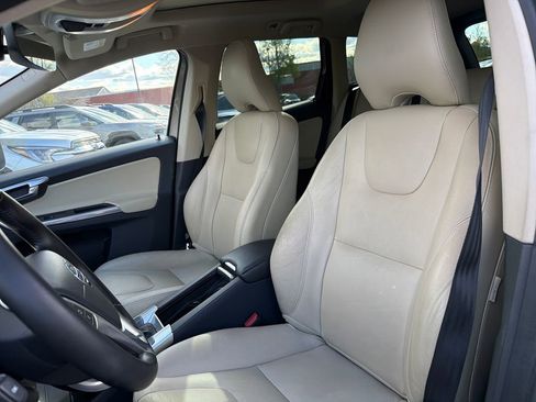 Used 2016 Volvo XC60 T5 Premier w/ Climate Package AWD/4WD image 21