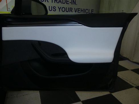 Used 2021 Tesla Model S Plaid image 22