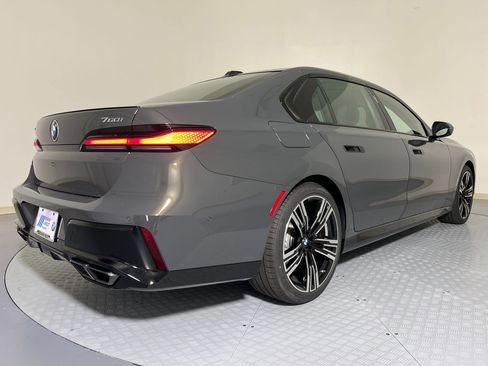 New 2026 BMW 760i xDrive w/ Executive Package image 9