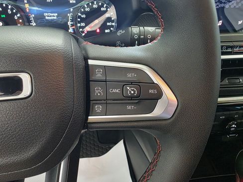 Used 2026 Jeep Compass Trailhawk AWD/4WD image 17