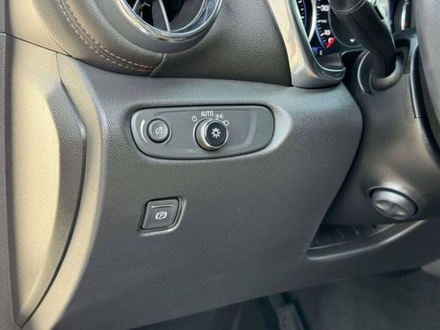 Used 2022 Chevrolet Blazer Premier w/ Enhanced Convenience Package AWD/4WD image 11