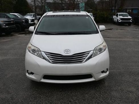 Used 2015 Toyota Sienna XLE image 5