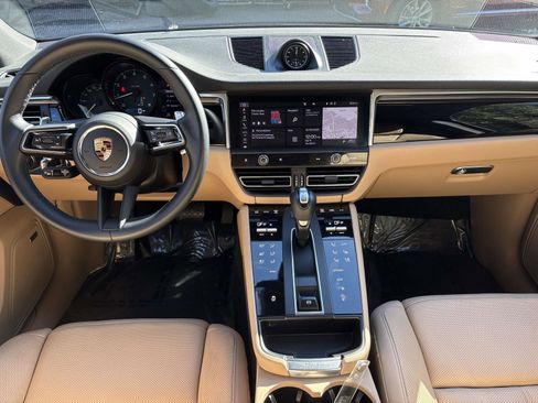 Used 2022 Porsche Macan image 28