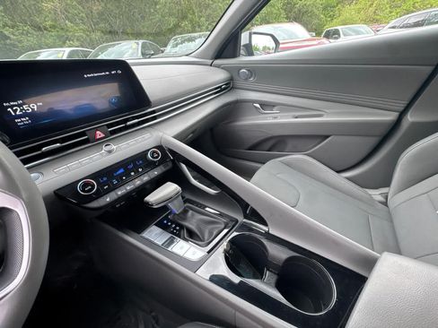 Used 2023 Hyundai Elantra SEL w/ Convenience Package FWD image 22