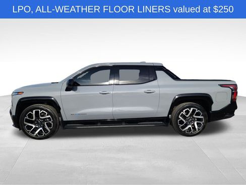 Used 2025 Chevrolet Silverado EV RST AWD/4WD image 6