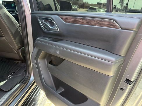 Used 2022 Chevrolet Suburban LT RWD image 34