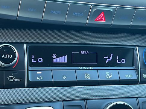 Used 2022 Hyundai Palisade SEL w/ Premium Package image 13