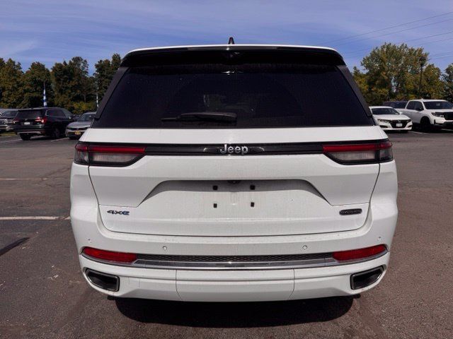 Used 2023 Jeep Grand Cherokee Overland w/ Luxury Tech Group IV AWD/4WD image 3