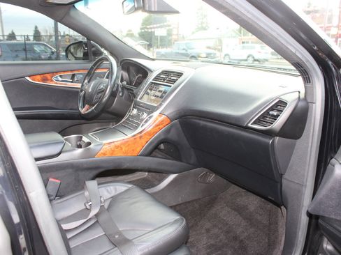 Used 2016 Lincoln MKX Select w/ Select Plus Package image 16