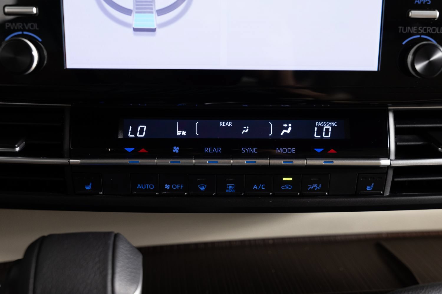 Used 2021 Toyota Sienna XLE FWD image 40