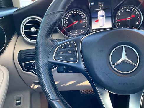 Used 2019 Mercedes-Benz GLC 300 image 23