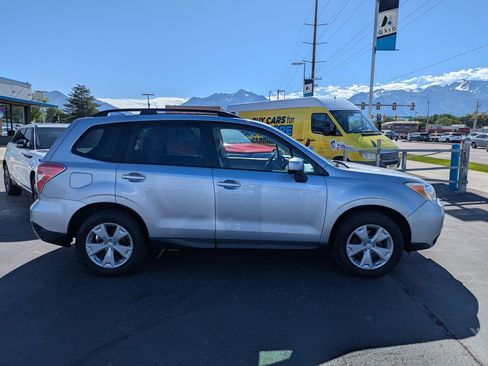 Used 2016 Subaru Forester 2.5i Premium w/ All-Weather Package AWD/4WD image 2